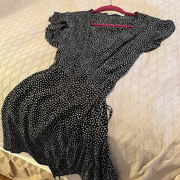 Zara Basic Wrap Top - Picture 10 of 13